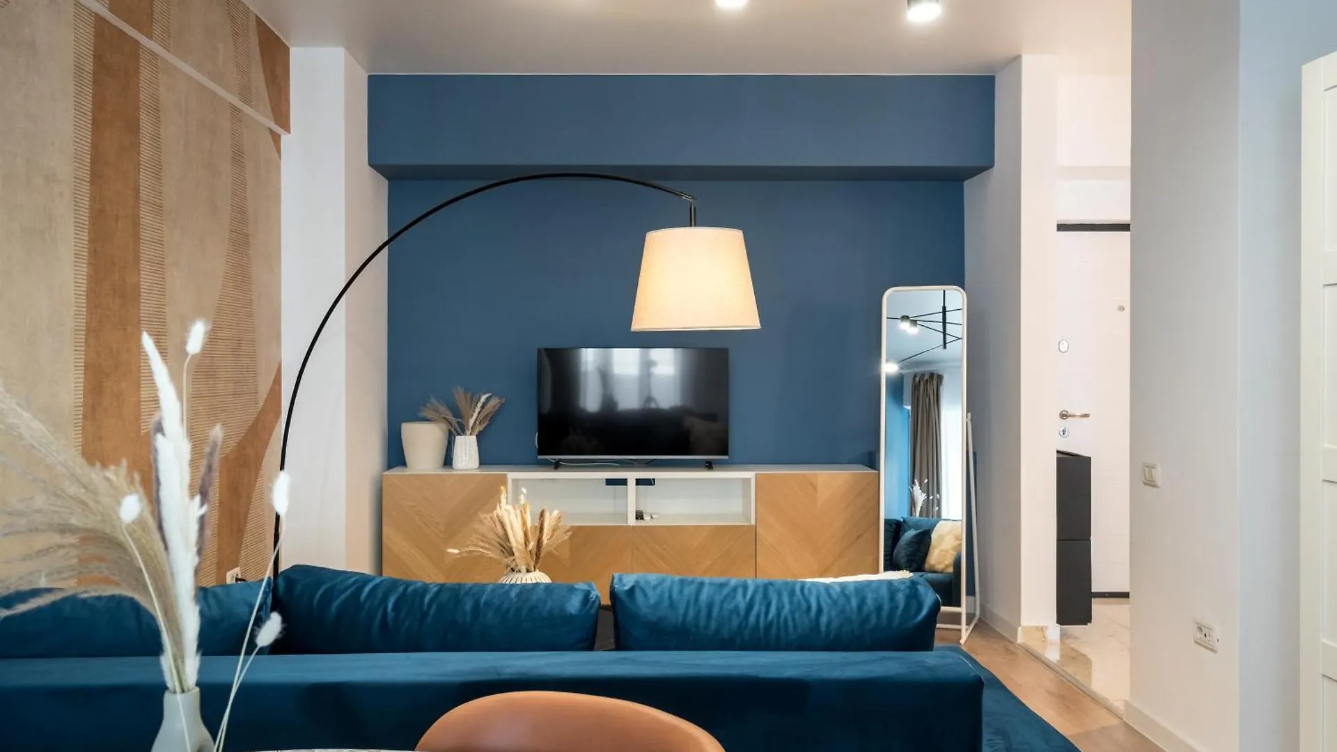 Central Spacious Apartment 809 Boekarest